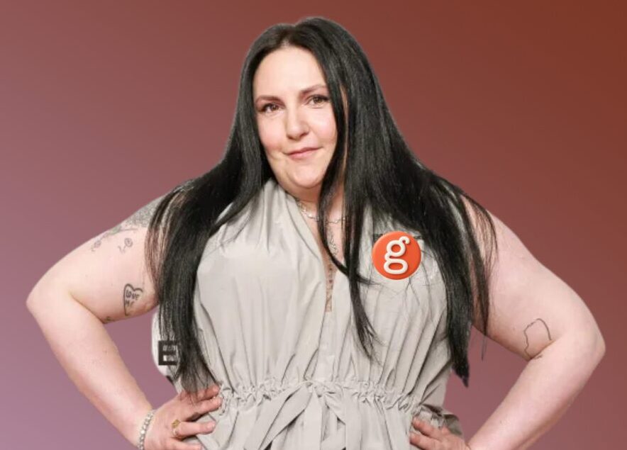 Lena Dunham with GWN Button